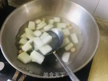 Make A melon-bread soup step 4