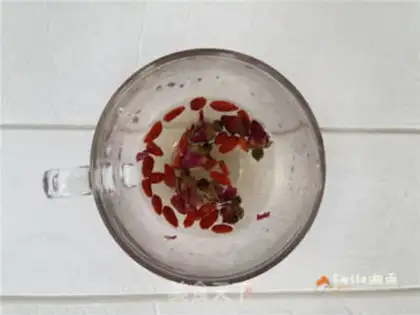 Make Rose tea step 1