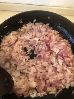 Make Onion fried eggs step 3
