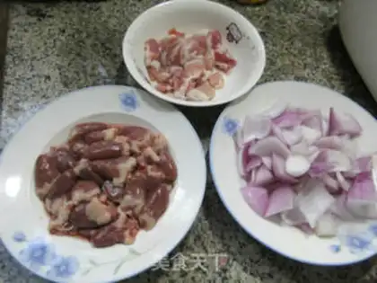 Make An onion with a chicken heart step 0