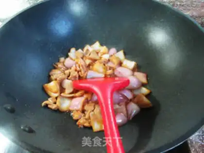 Make An onion with a chicken heart step 6