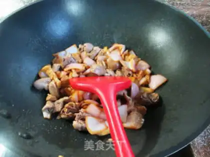 Make An onion with a chicken heart step 7
