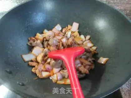 Make An onion with a chicken heart step 9