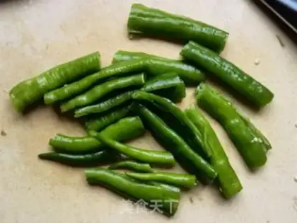 Make Garlic spicy pepper step 0