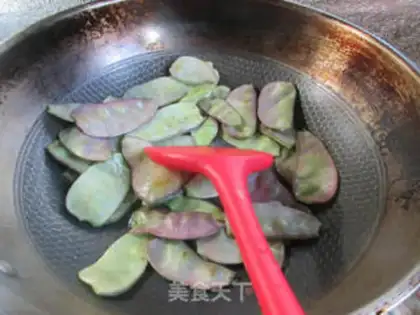 Make Wrinkled peppers and lentils step 2