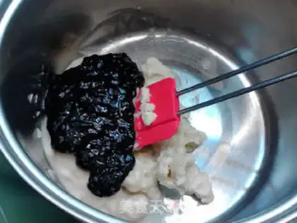Make Blueberry mooncake step 1