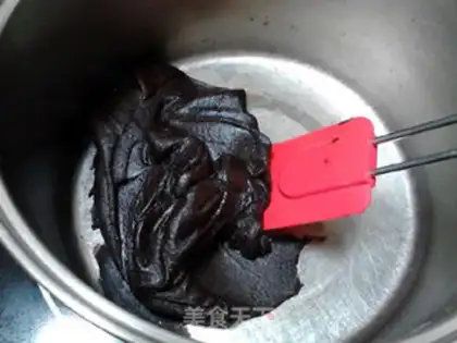 Make Blueberry mooncake step 5