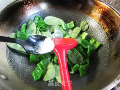 Make Wrinkled peppers and lentils step 7