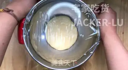 Make Squeeze meat mooncake step 6