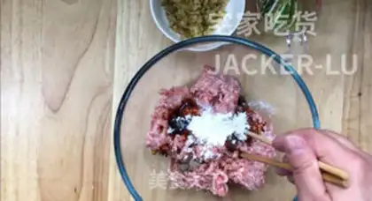 Make Squeeze meat mooncake step 7