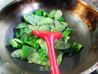 Make Wrinkled peppers and lentils step 8