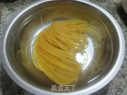 Make Fish tofu doll noodles step 1