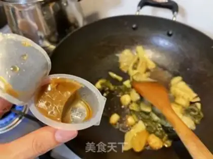 Make Sour soup and flowers step 2