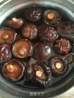 Make Meat-cracking mushrooms step 1