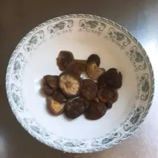 Make A mushroom stew pigeon step 3