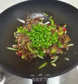 Make Pyramid fried chicken step 6