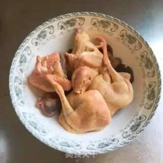 Make A mushroom stew pigeon step 4