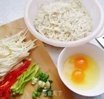Make Egg noodles step 3