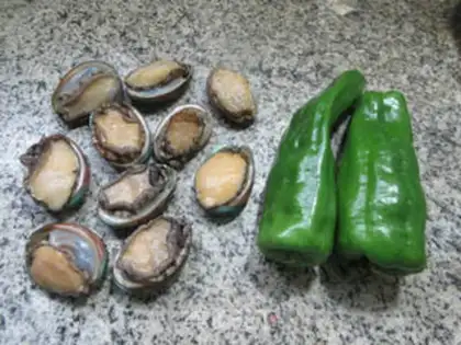 Make Wrinkled pepper fried abalone step 0