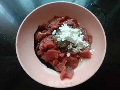 Make Beef with broccoli step 1