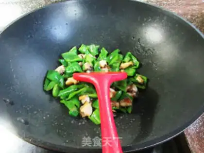 Make Wrinkled pepper fried abalone step 12