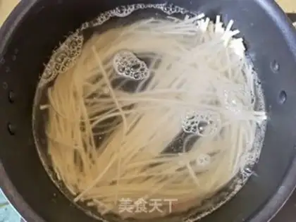 Make Shrimp noodles step 12