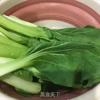Make Egg gravy noodles step 1