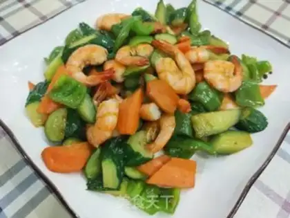 Make cucumber pepper shrimp step 15