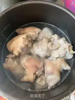Make Pork-footed lily step 2