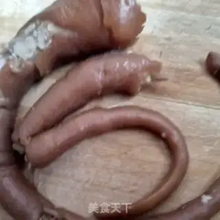 Make The peanuts burn the tail step 0