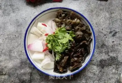 Make Onion wood and sea cucumber step 7