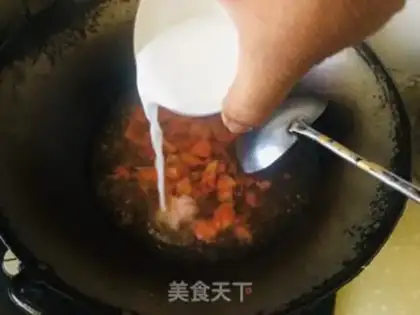 Make Ketchup egg soup step 1