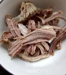Make Fresh onions with ripe meat step 1