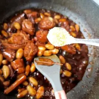 Make The peanuts burn the tail step 12
