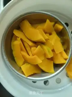 Make Pumpkin buns step 2