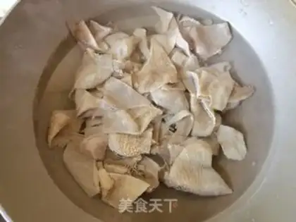 Make Garlic chili sauce step 1