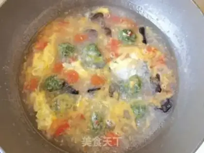 Make Shrimp skinball egg soup step 10