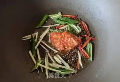 Make Garlic chili sauce step 7