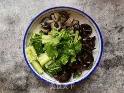Make cucumber mollusk step 4