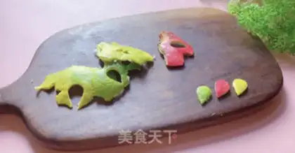 Make Five star red flag fruit platter step 2