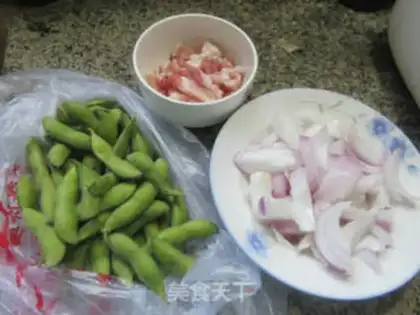Make Five flowers, onions, beans step 0