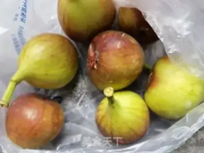 Make Cinnamon ice cream and figs step 0