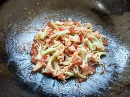 Make Tomato pastry step 8