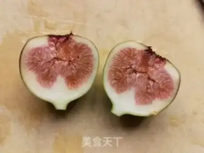 Make Cinnamon ice cream and figs step 2