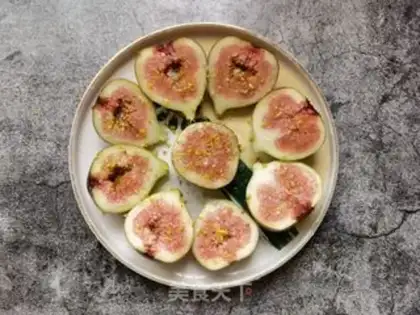 Make Cinnamon ice cream and figs step 5