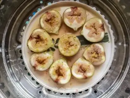 Make Cinnamon ice cream and figs step 7