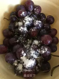 Make How to clean the grapes step 2