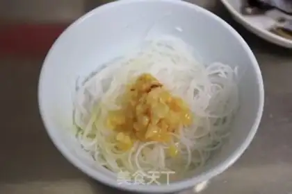 Make A garlic rainbow fan step 2