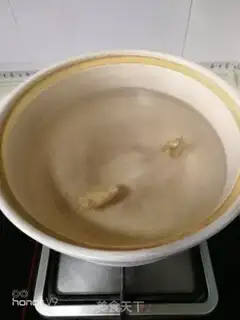 Make Peaches pig hand soup step 4