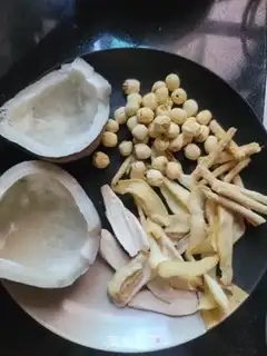 Make Subsea coconut ribs soup step 1